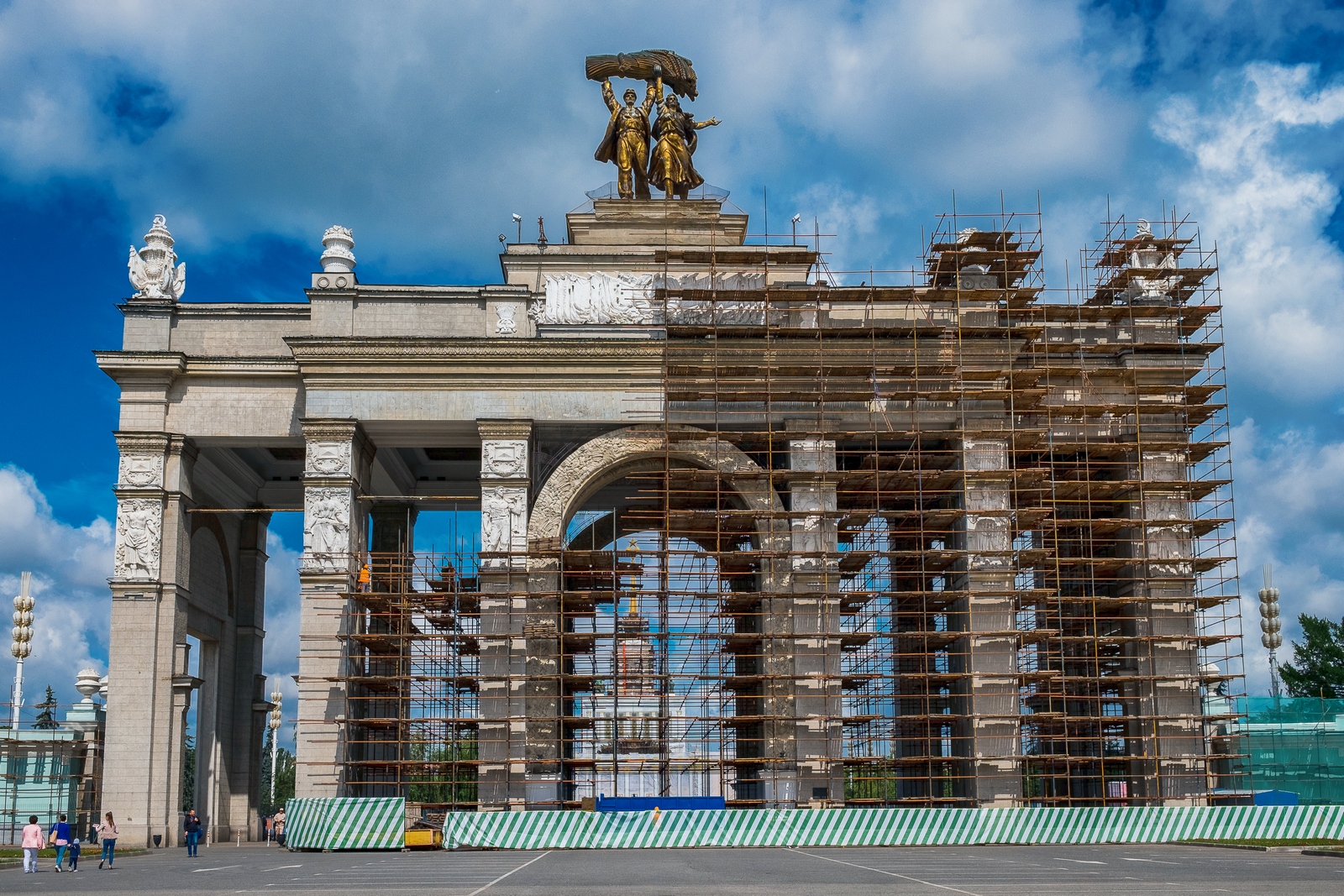 Арка главного входа ВДНХ